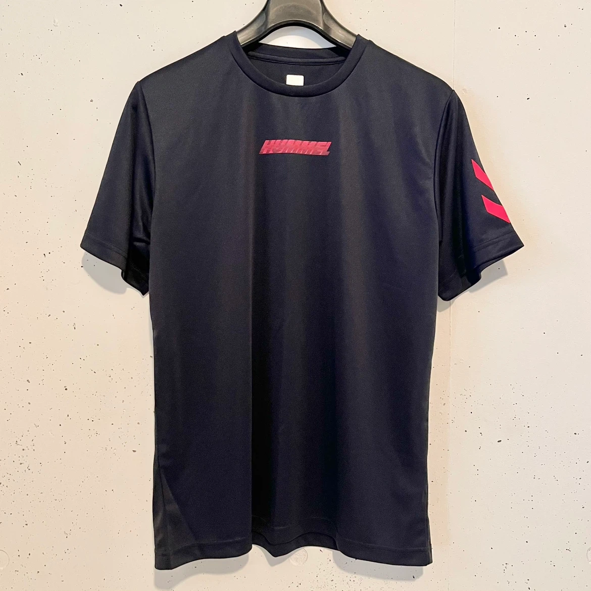 【新品タグ付き】hummel ロゴTシャツ ネイビー L