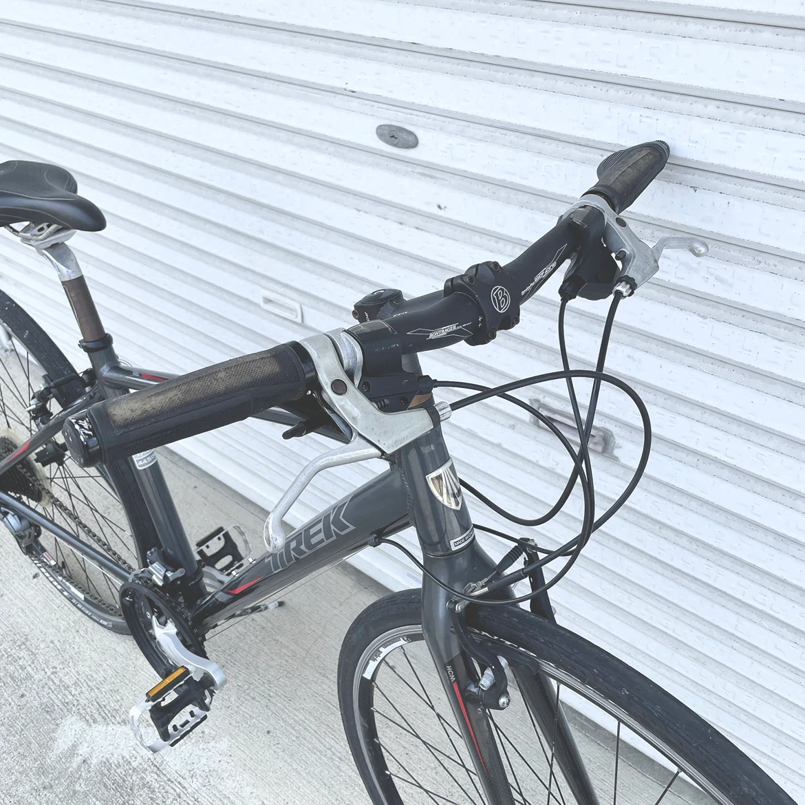 TREK  クロスバイク 7.4 FXの写真2枚目