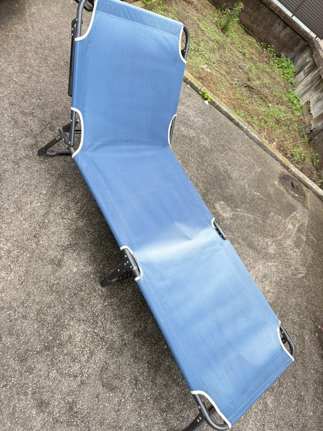 折りたたみ式 アウトドアベッド 青