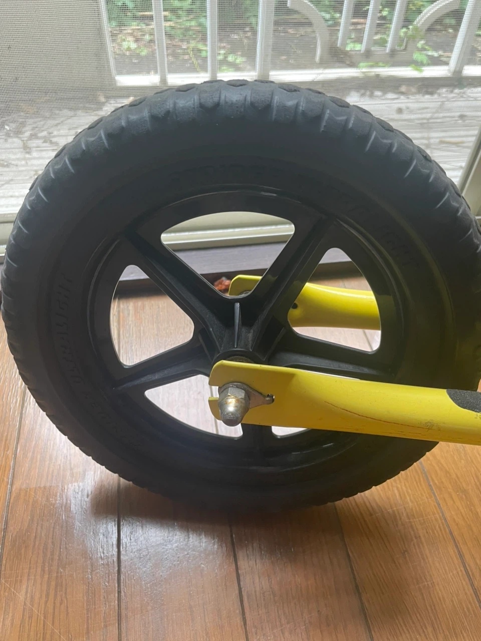 ストライダー　イエロー　バランスバイク　中古の写真8枚目