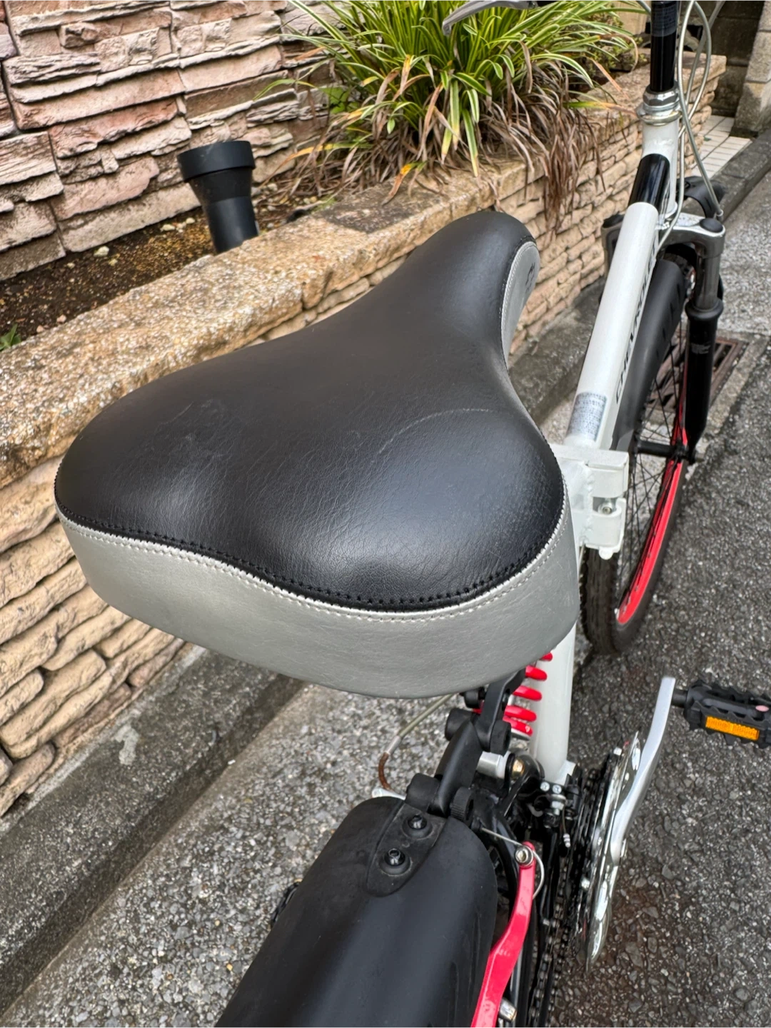 シボレー製のホワイトの折りたたみマウンテンバイク(MTB)の写真4枚目