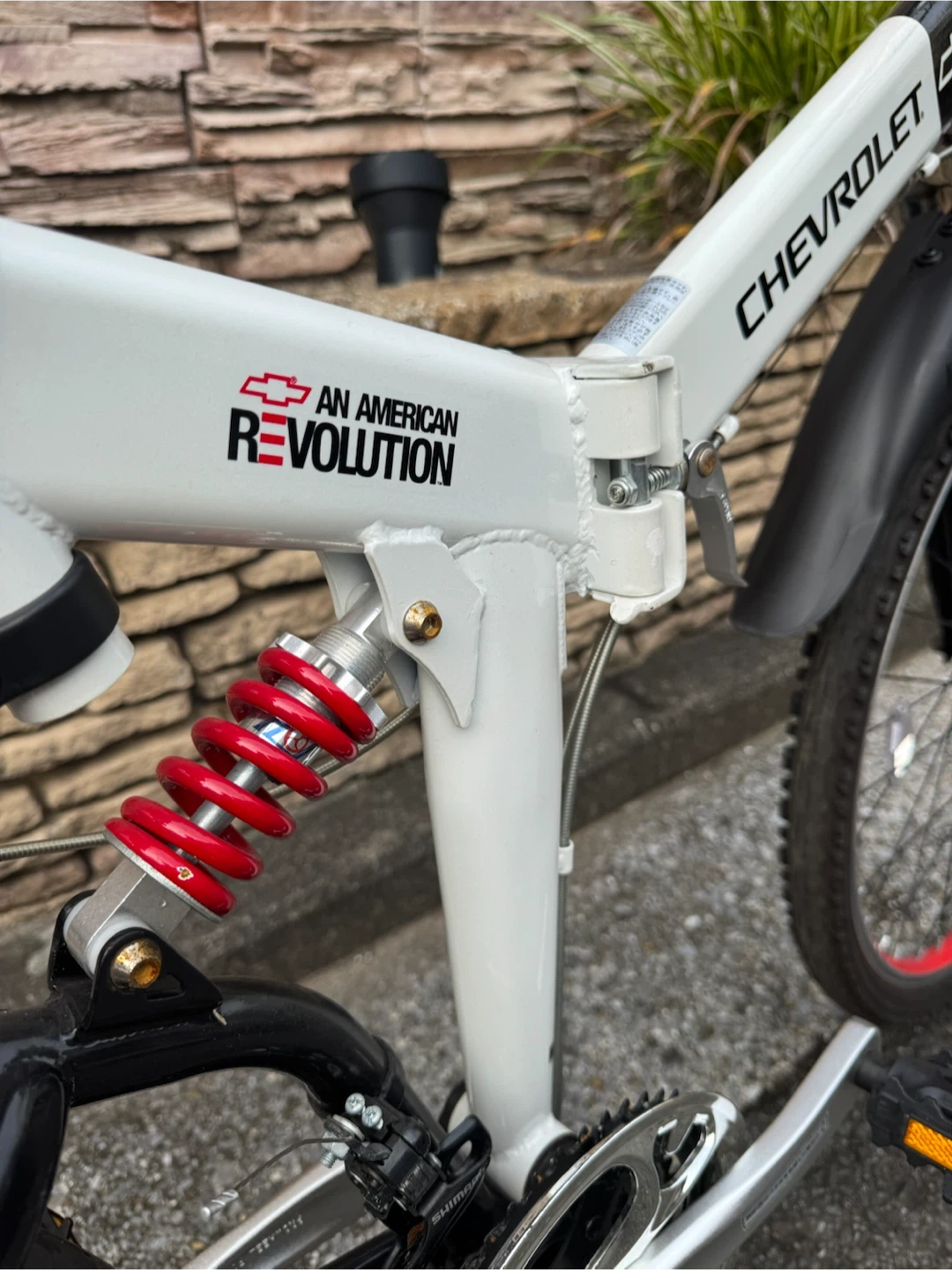 シボレー製のホワイトの折りたたみマウンテンバイク(MTB)の写真5枚目