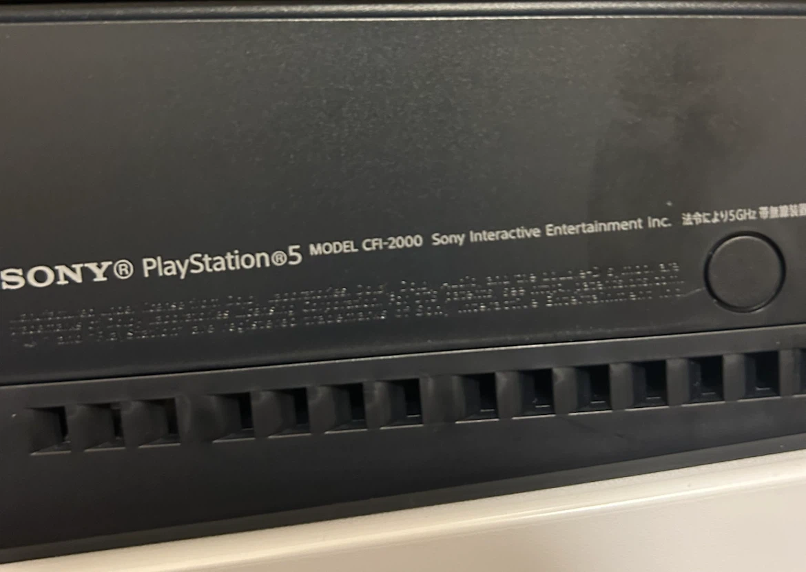 PS5スリムモデル　ディスクドライブ搭載版　プレイステーション5 CFI-2000   PS5  箱説無しの写真2枚目