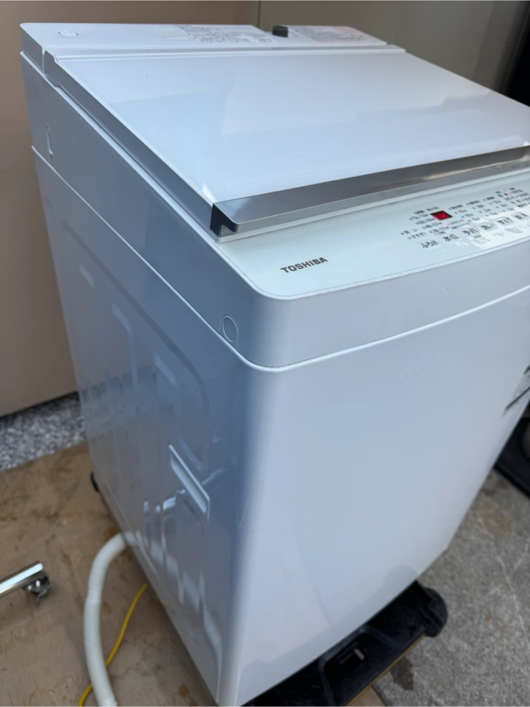 大容量10kgのファミリー向け縦型洗濯機 パワフルな水流でしっかり洗えるの写真5枚目