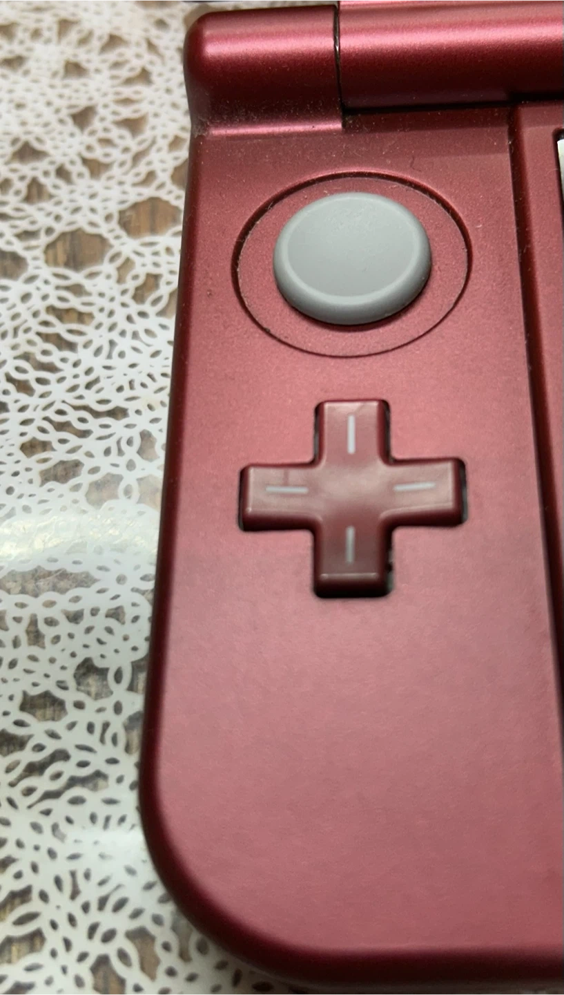任天堂 Newニンテンドー3DS LL メタリックレッドの写真4枚目