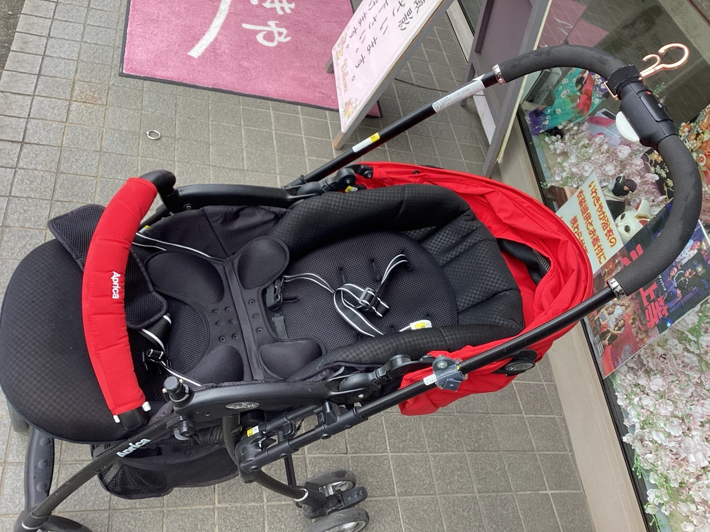 アップリカ ベビーカー A形 赤の写真2枚目