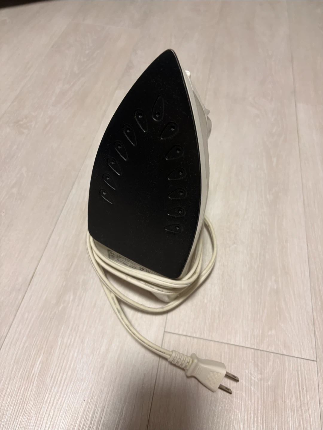 ニトリ スチームアイロン ES-2350の写真3枚目