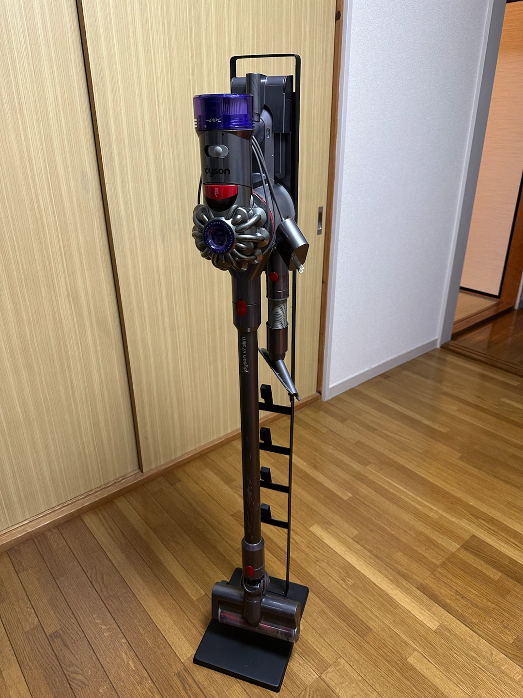 ダイソン V8 Slim スティック掃除機