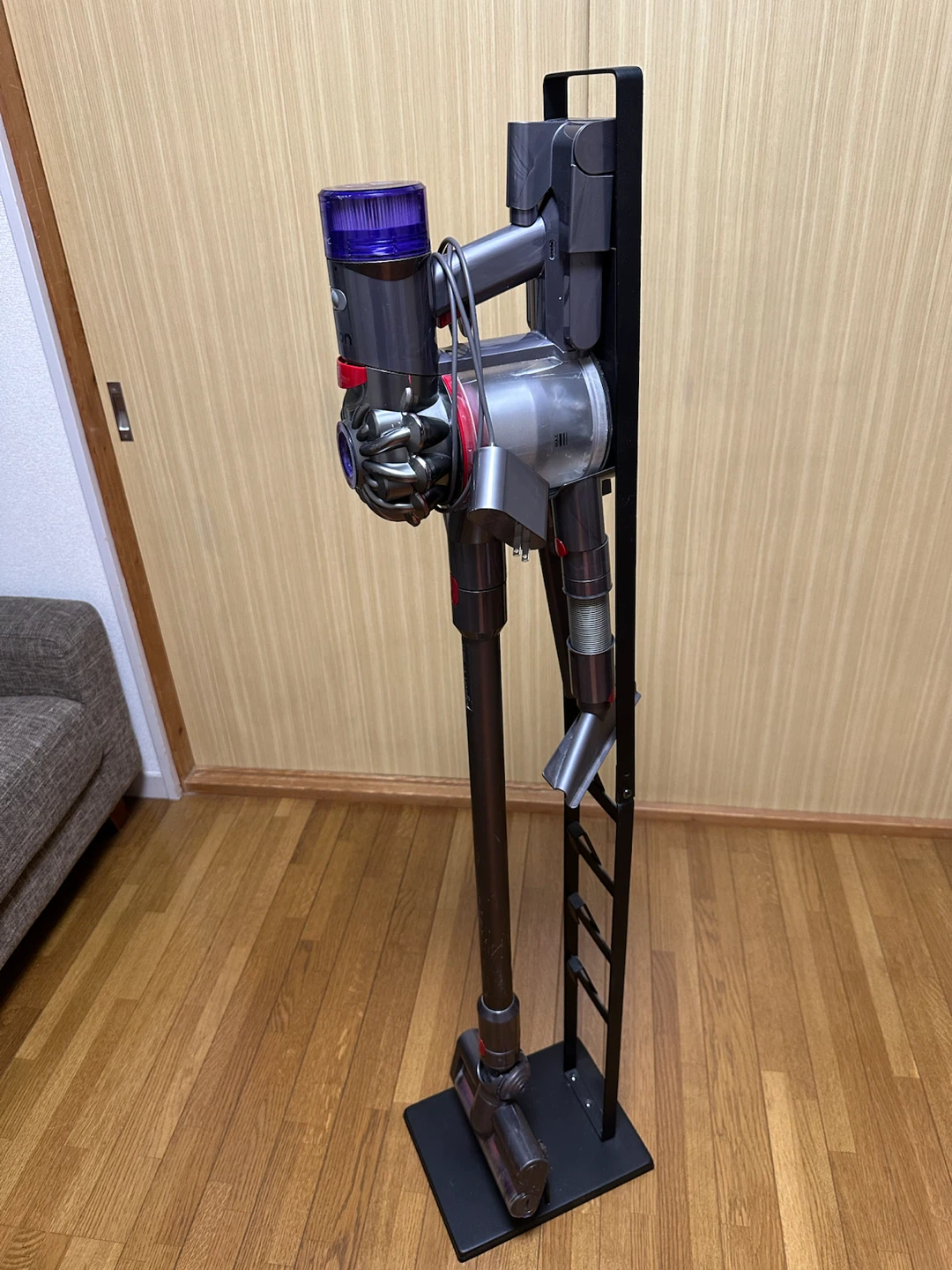 ダイソン V8 Slim スティック掃除機の写真2枚目