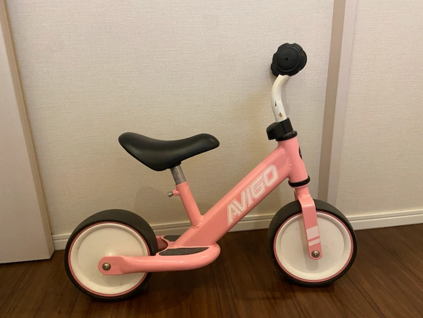 アヴィーゴ キッズ用バランスバイク ピンクの写真2枚目