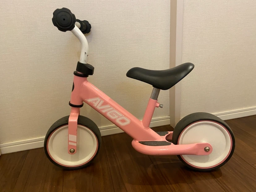 アヴィーゴ キッズ用バランスバイク ピンクの写真3枚目