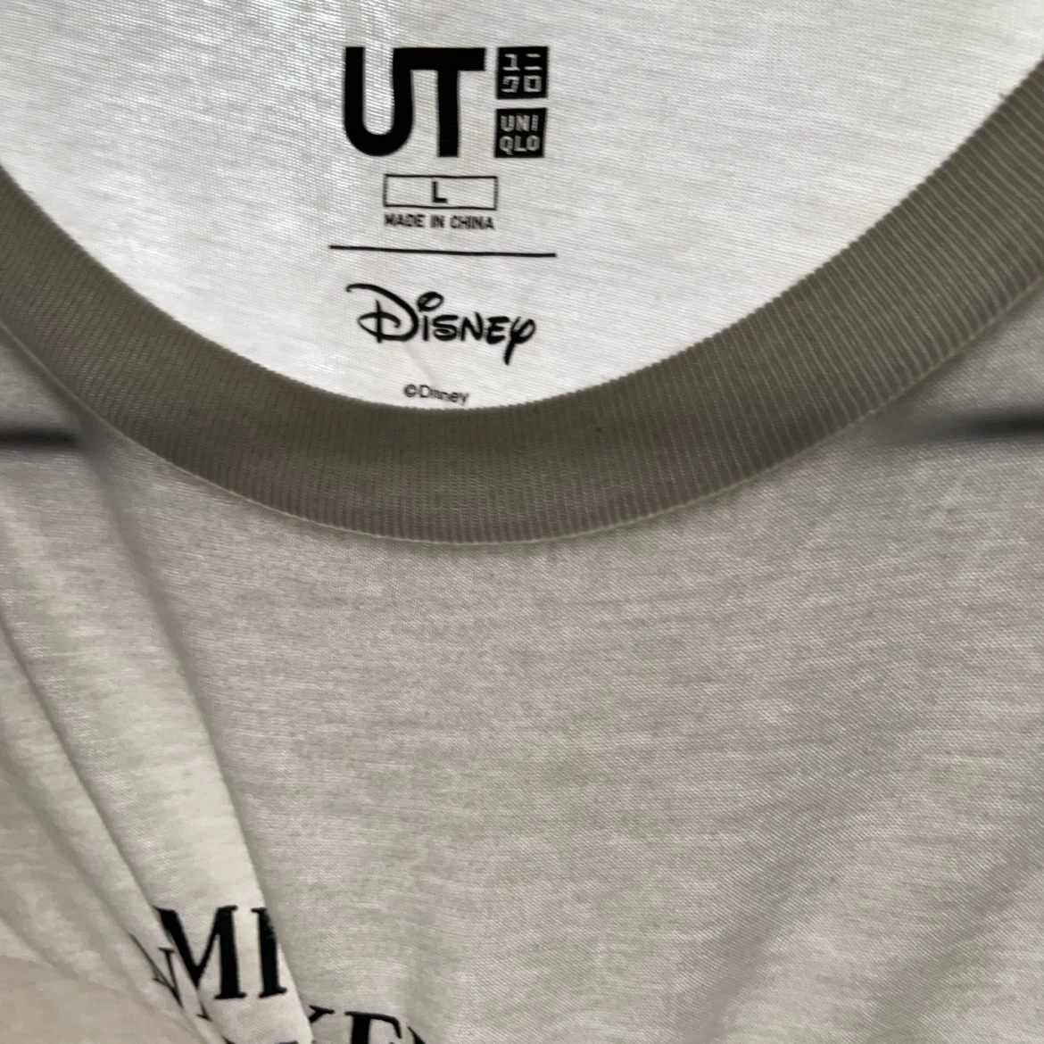 ユニクロ ディズニー UT 白 Lの写真3枚目