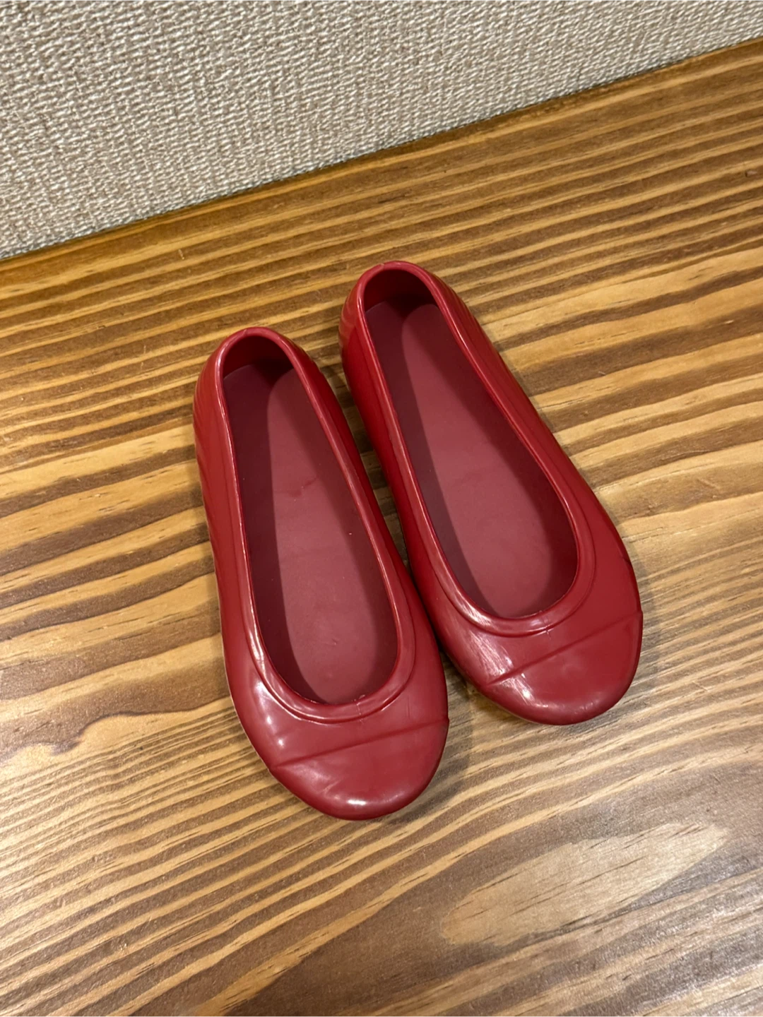 キッズシューズ 2点まとめ売り ブラック レッドの写真4枚目
