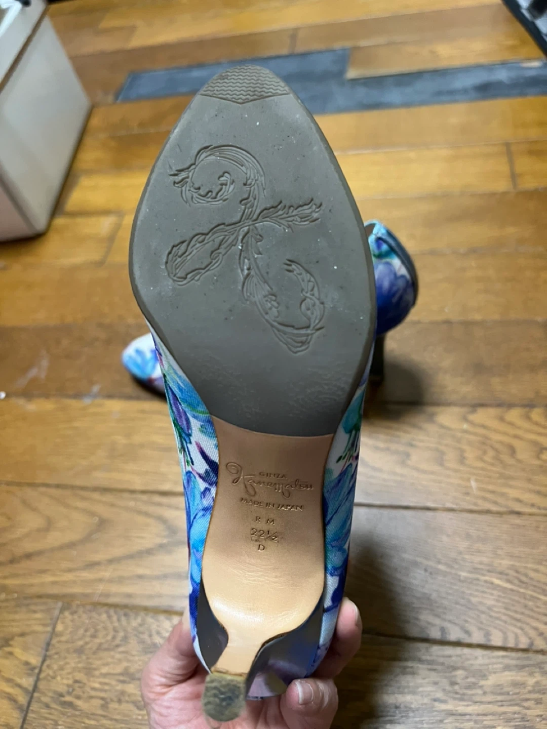 銀座かねまつ 花柄 パンプス 22.5cmの写真4枚目