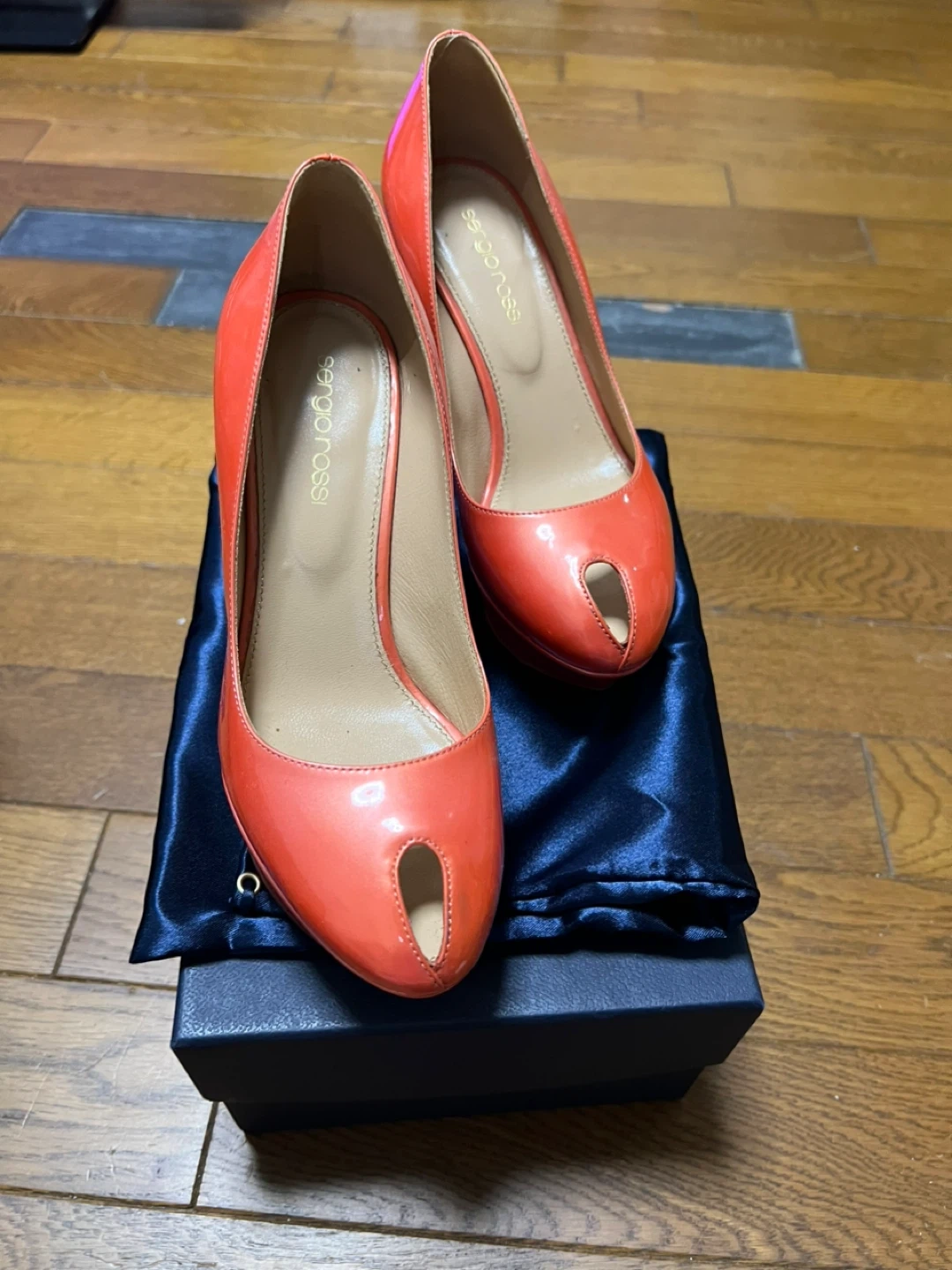 セルジオロッシ パンプス ローズオレンジ 35の写真2枚目