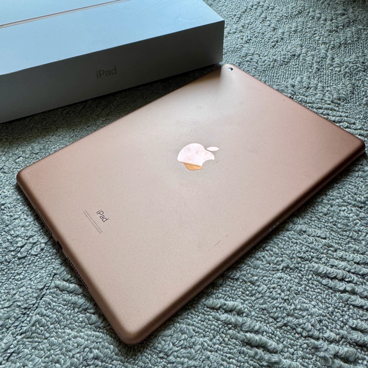 Apple iPad 第7世代 32GB (本体 箱付き 初期化済み)