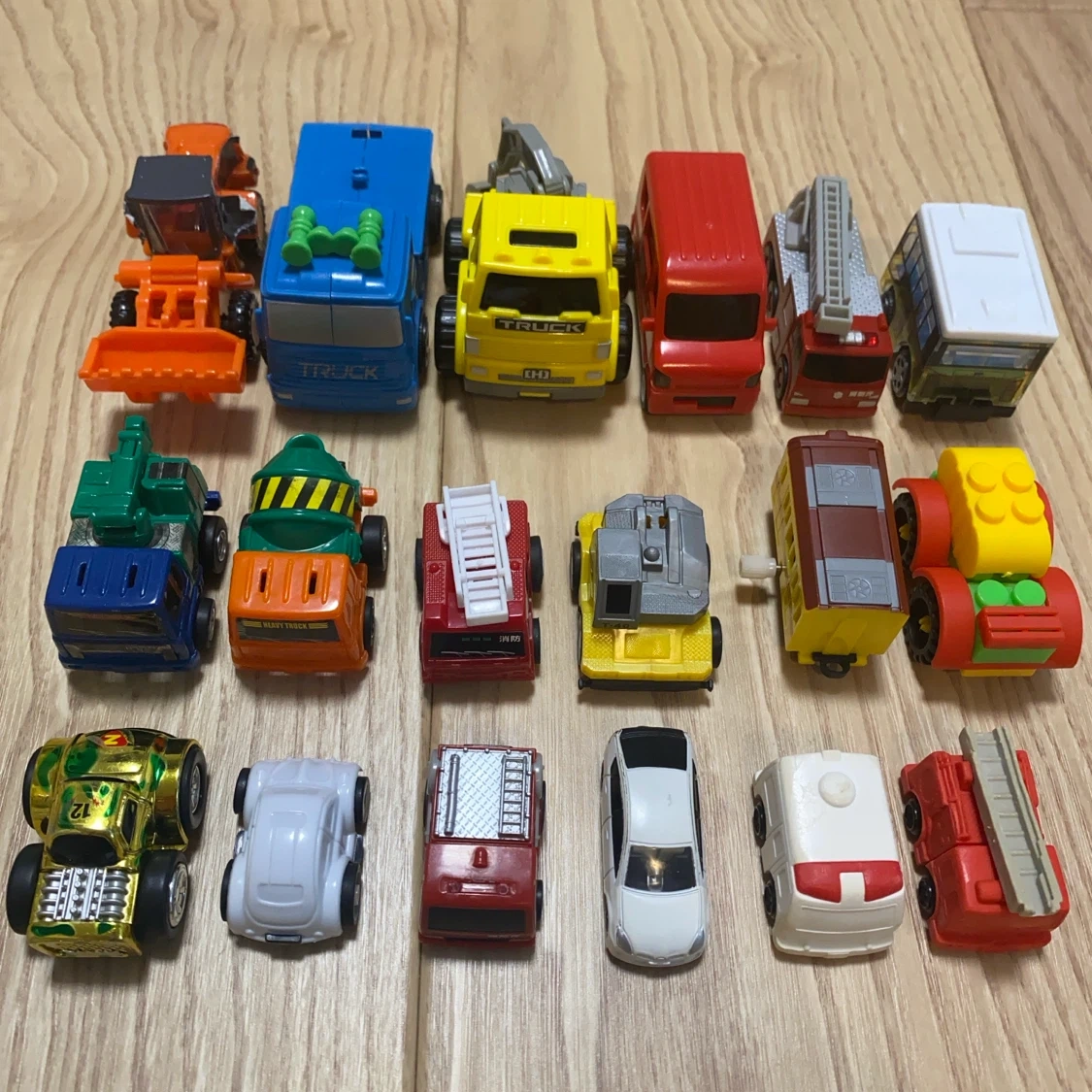 車のおもちゃまとめ売り　ベビーキッズ