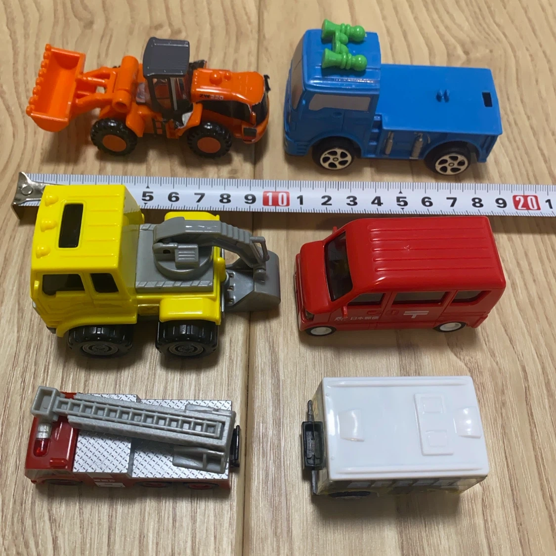 車のおもちゃまとめ売り　ベビーキッズの写真2枚目
