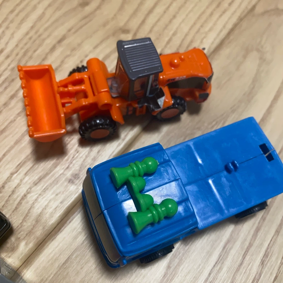 車のおもちゃまとめ売り　ベビーキッズの写真3枚目