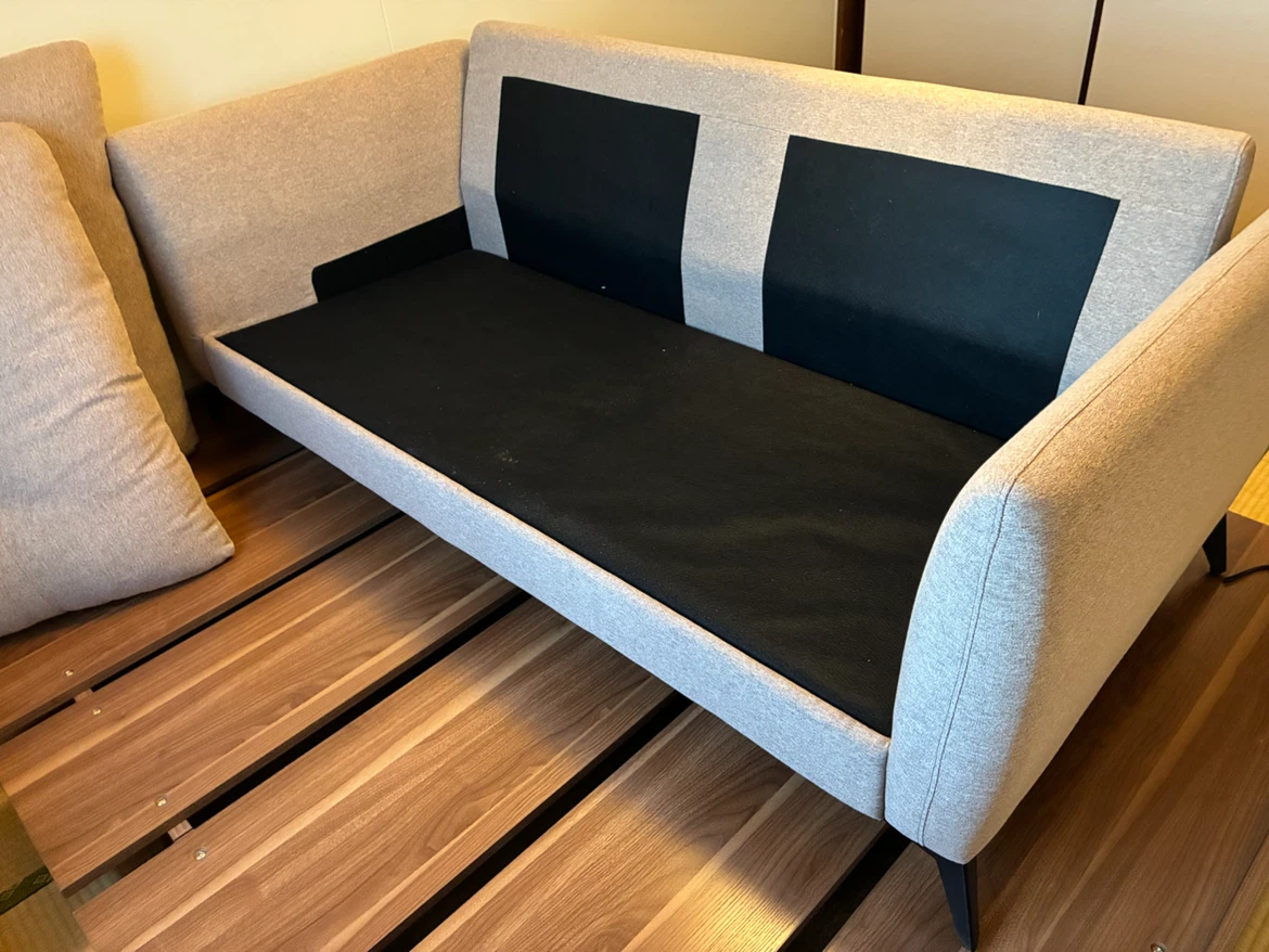 IKEA 2人掛けソファの写真7枚目