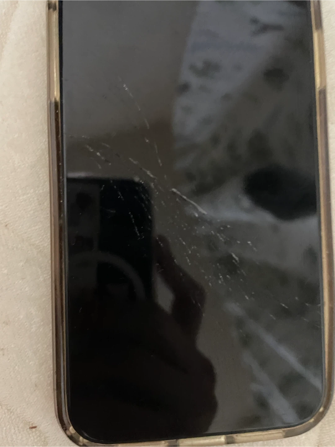iPhone ジャンク品 背面割れ