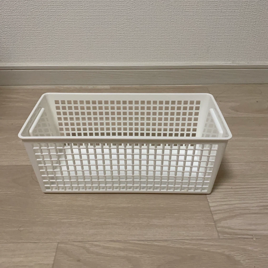 100均　収納用トリムバスケット、スリムタイプ　一部汚れありの写真2枚目