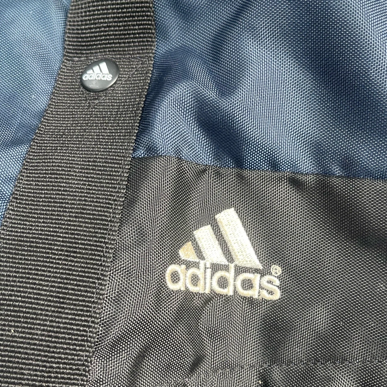 adidas　スポーツバッグの写真3枚目