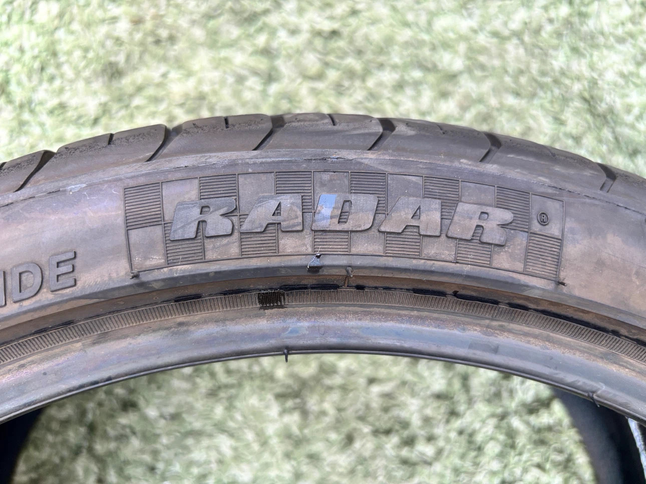 レーダー Dimax R8+ 245/35ZR18 92Yの写真3枚目