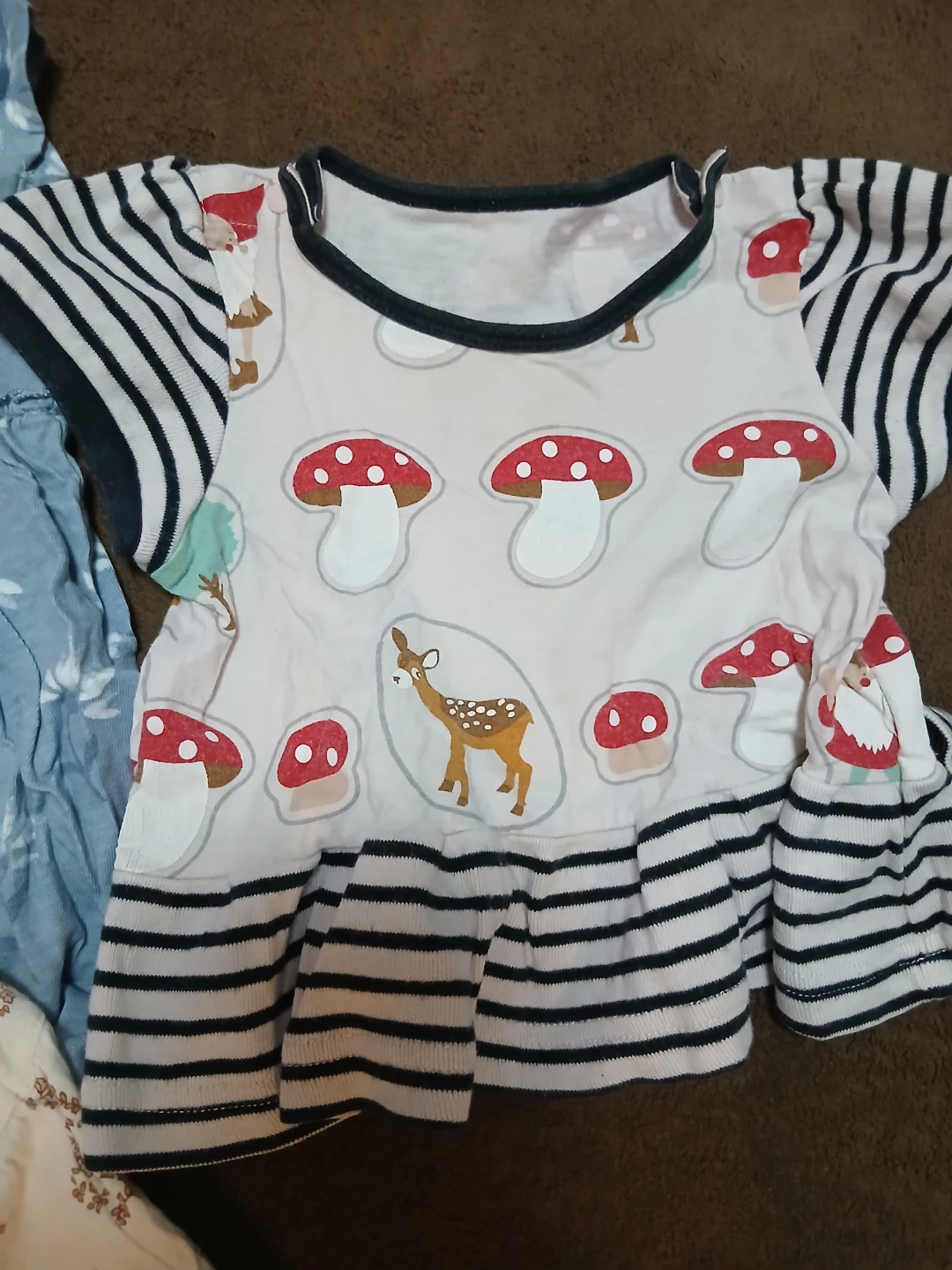 Baby女児ロンパース3着&チュニックワンピース2着の写真2枚目