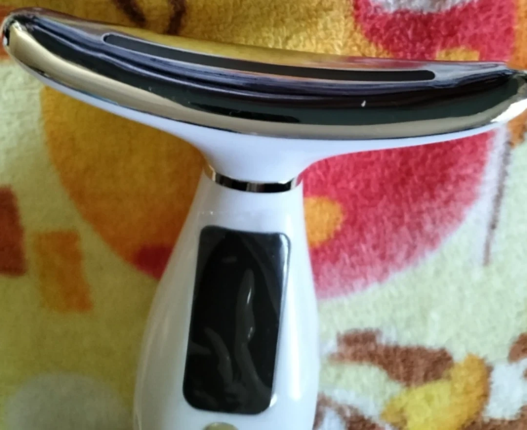 美顔器 電動 ホワイト 振動の写真2枚目