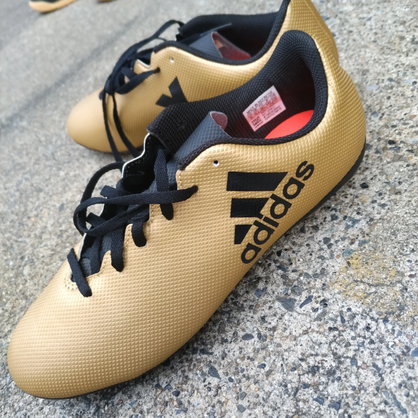 アディダス サッカー 23.5cm ゴールド