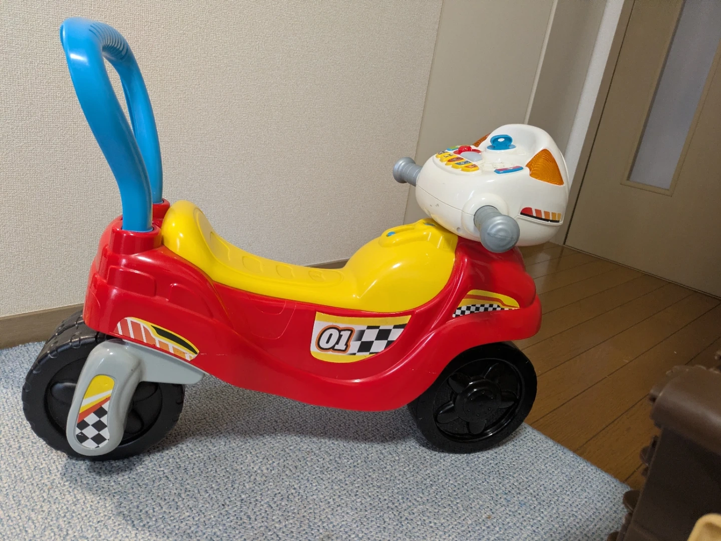 ブイテック 3in1 乗用玩具 赤の写真2枚目