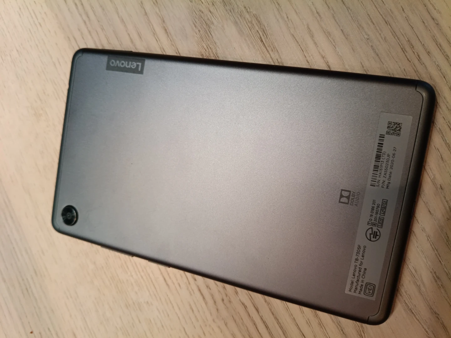 レノボ タブレット TB-7305Fの写真4枚目