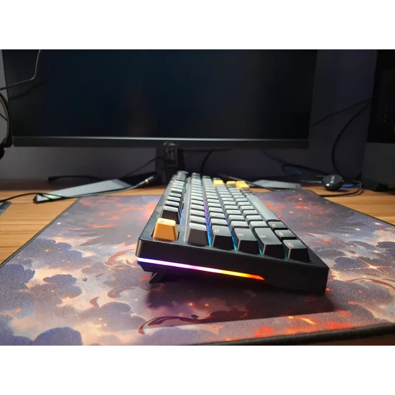 ゲーミングキーボード RGB発光の写真2枚目