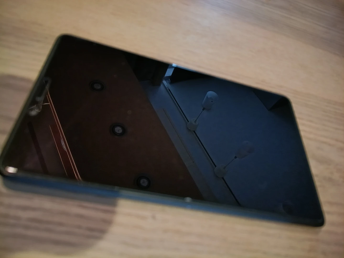 レノボ タブレット TB-7305Fの写真3枚目