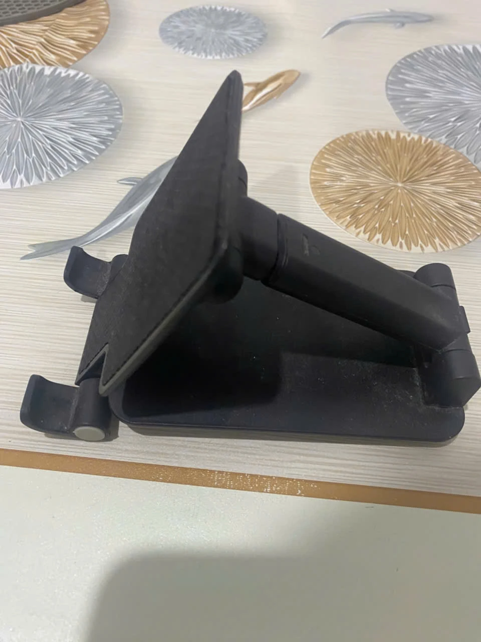 折りたたみ式 スマホスタンド 卓上 黒