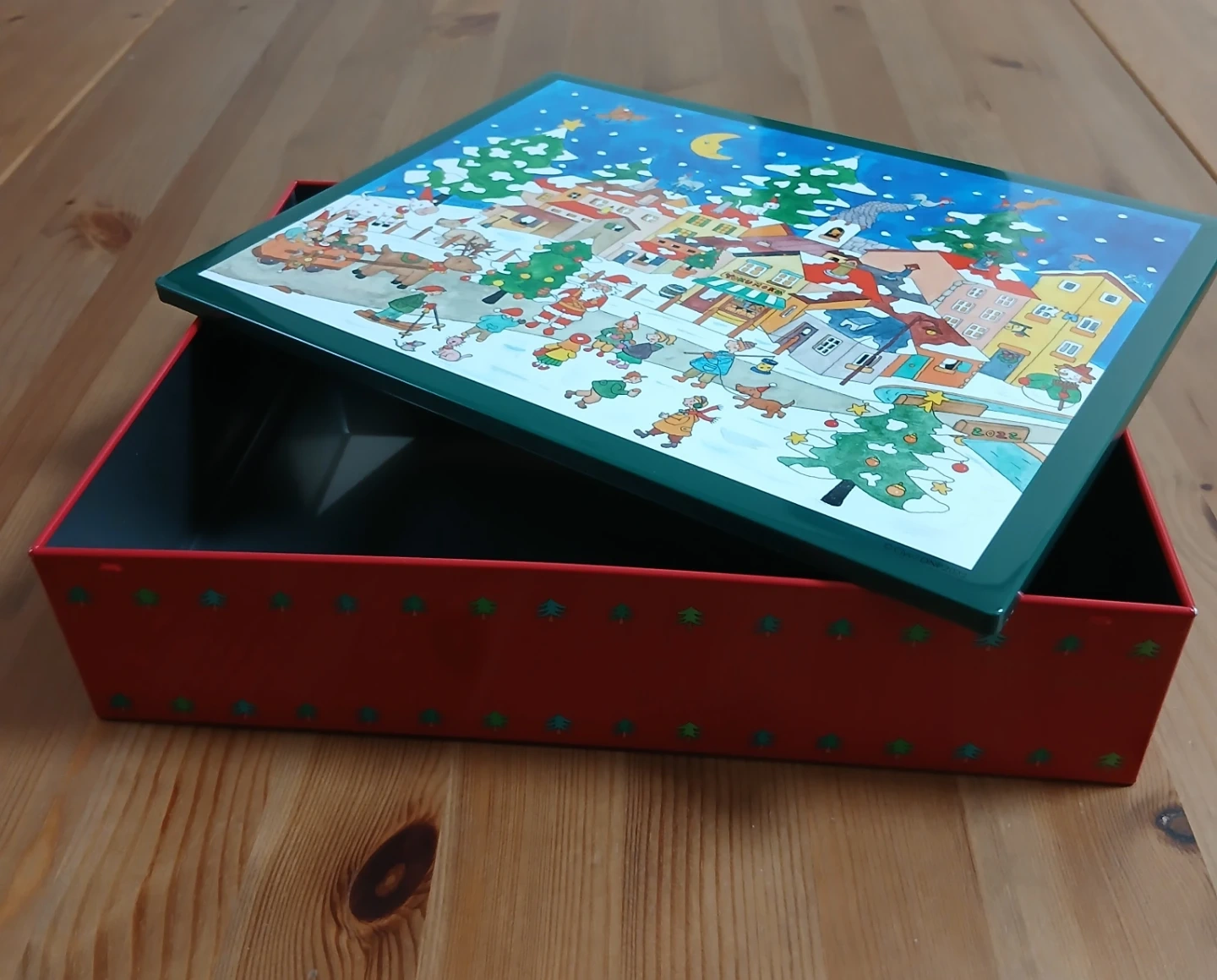 ヨックモック/ ホリーデーシーズンアソートクリスマス限定デザイン 空き缶の写真3枚目