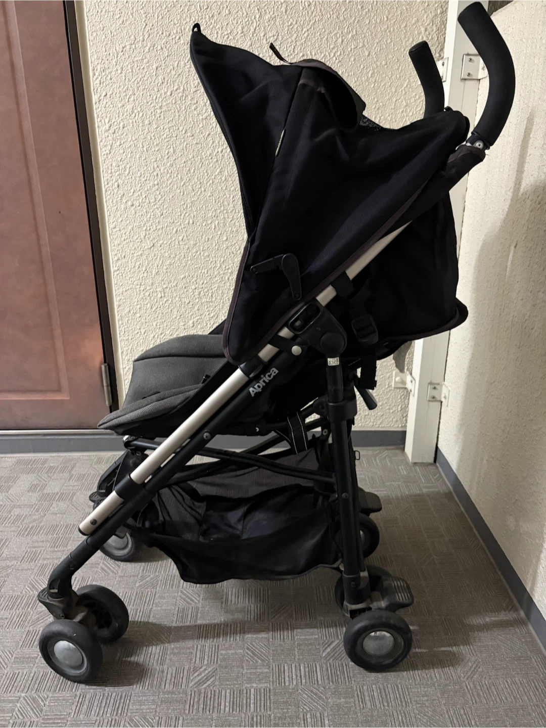 折りたたみ式 ベビーカー アップリカ Aprica STICK ツイッギー BK 杉並区・新宿区でも受け渡し可能の写真2枚目