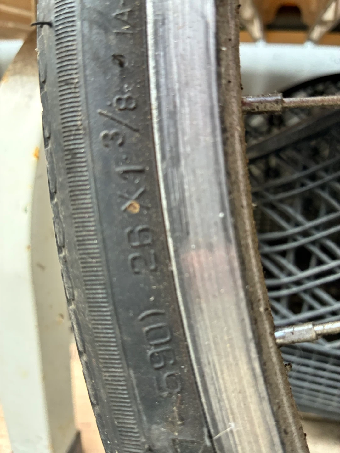自転車用ホイール 26×1 3/8 タイヤとチューブ付の写真2枚目