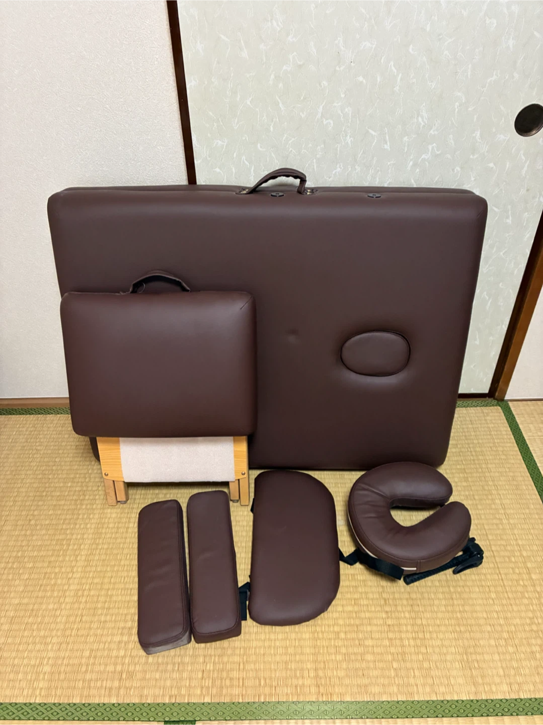 施術用折りたたみベッド(状態良い)