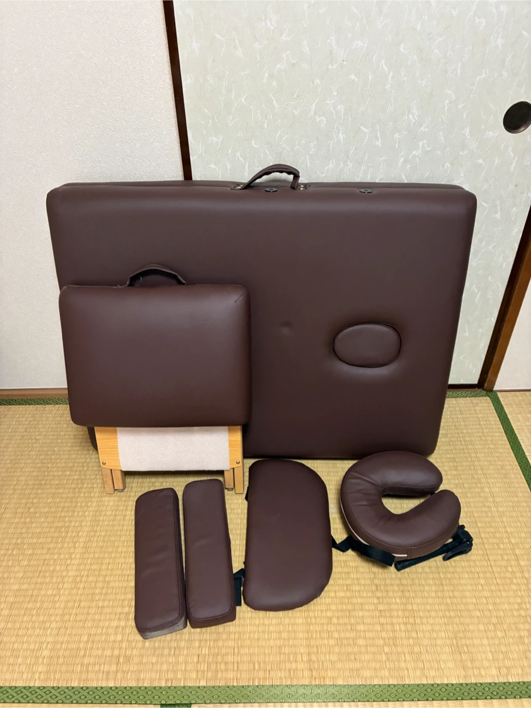 施術用折りたたみベッド(状態良い)