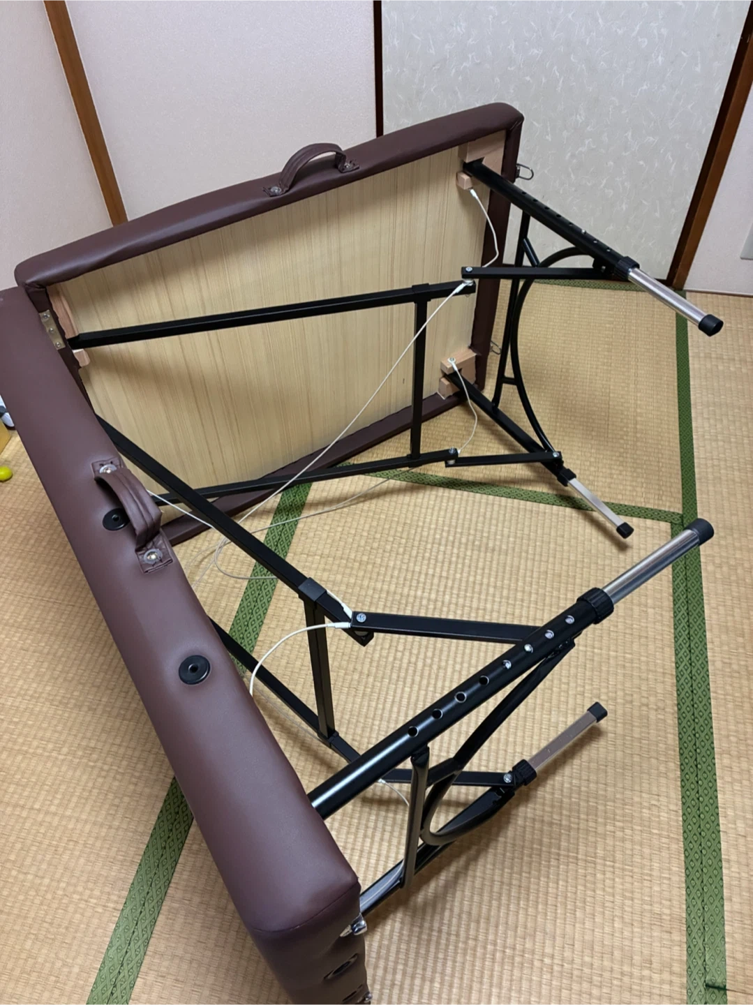 施術用折りたたみベッド(状態良い)の写真3枚目