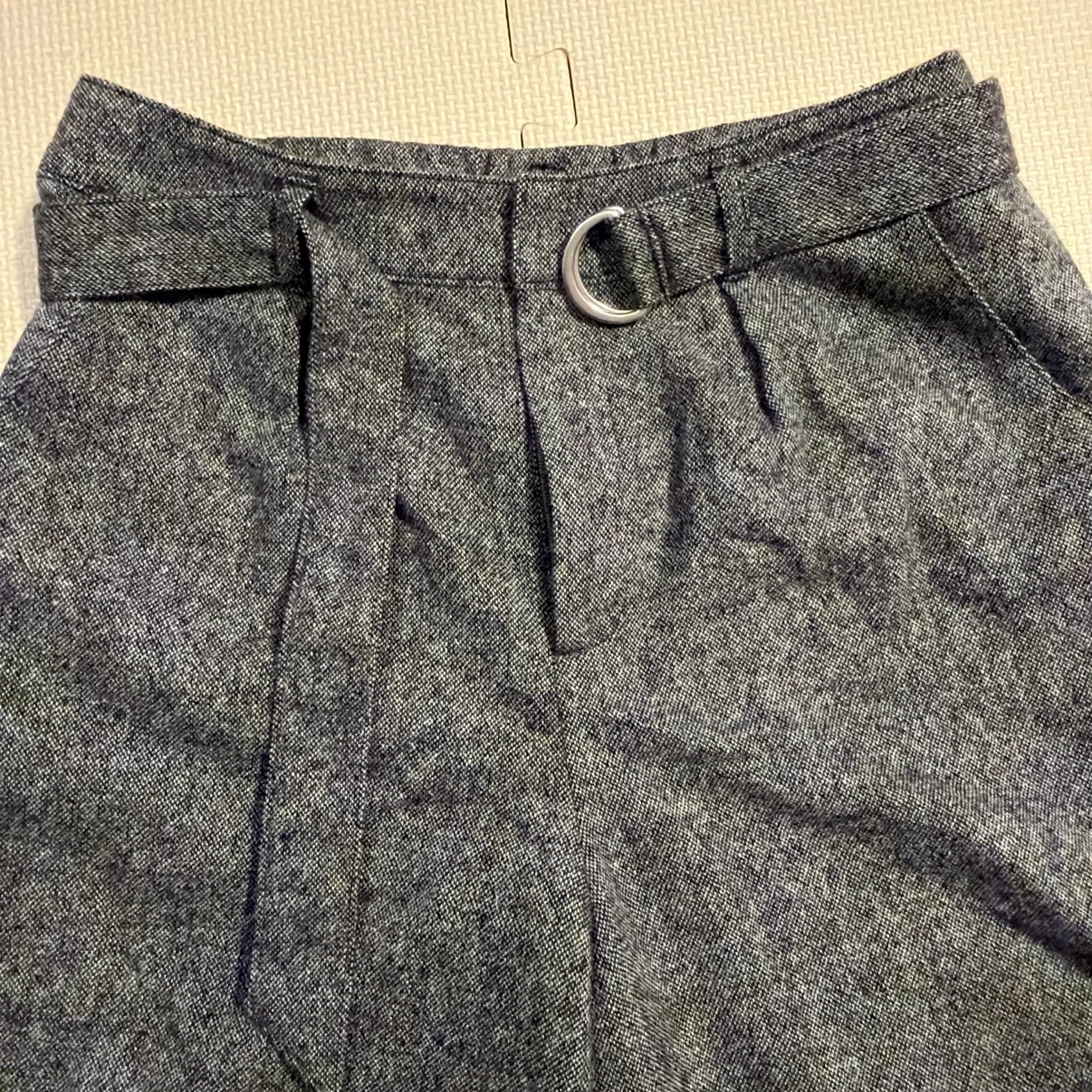 anysis ベルト付き ワイドパンツ グレーの写真2枚目
