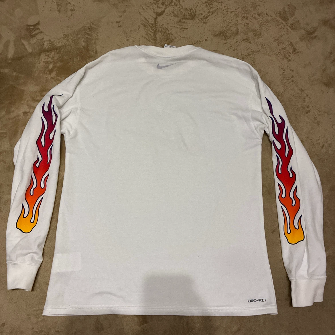 NIKE 長袖シャツ ファイヤーパターン DRY-FIT ホワイト Sサイズの写真7枚目