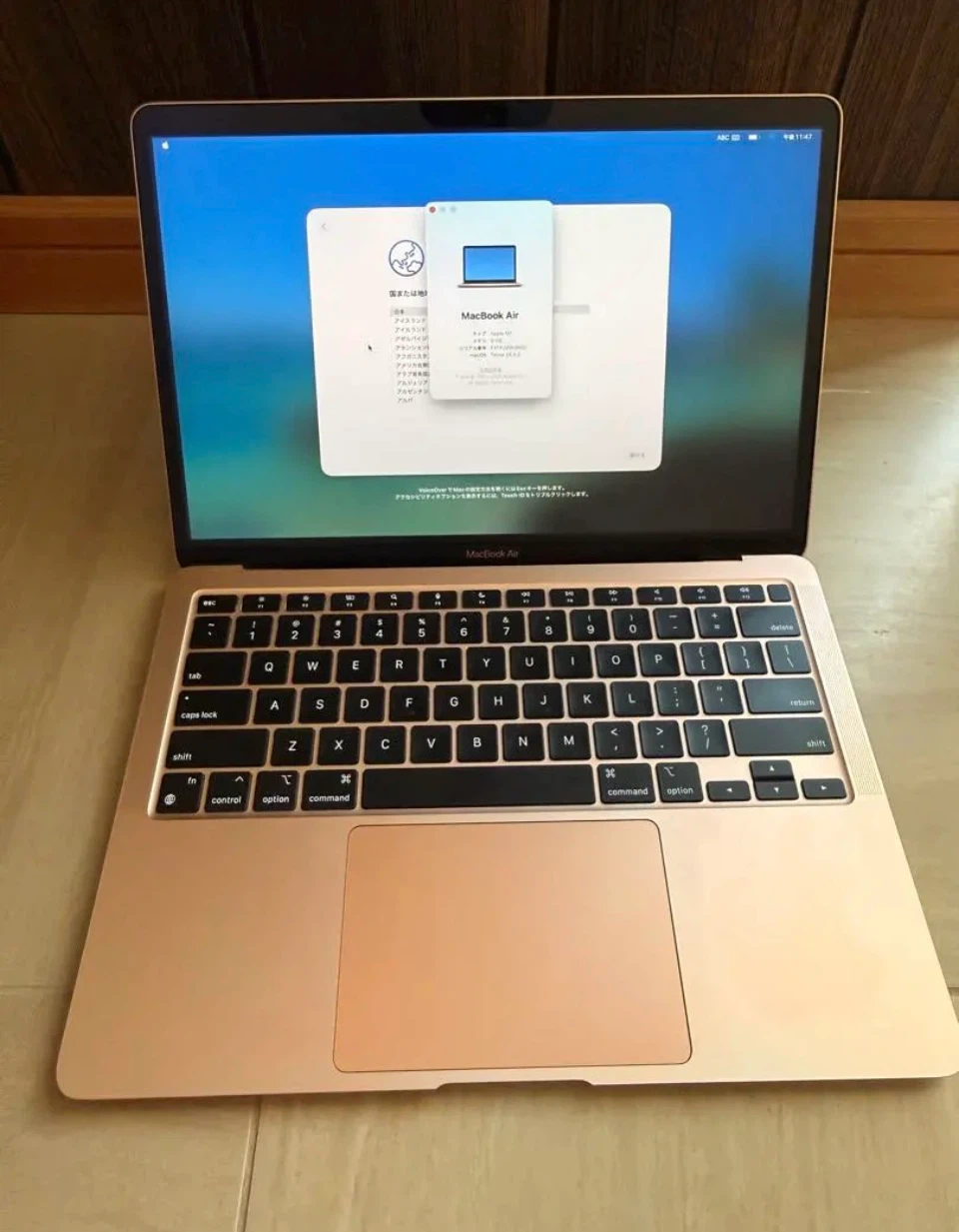 iPhone 交換 MacBook Air M1をiPhoneと[交換]していただける方を探しています。