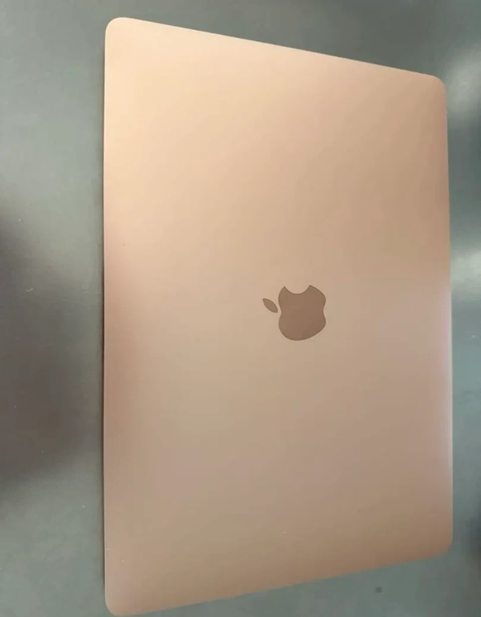 iPhone 交換 MacBook Air M1をiPhoneと[交換]していただける方を探しています。の写真3枚目