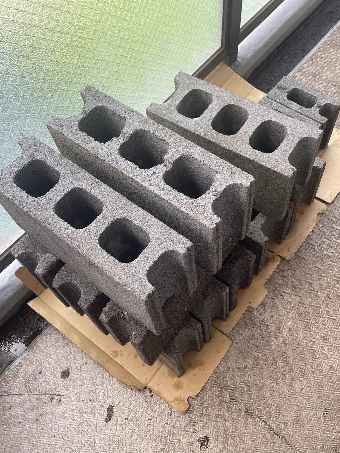 コンクリートブロックを無料でお譲りしますの写真3枚目