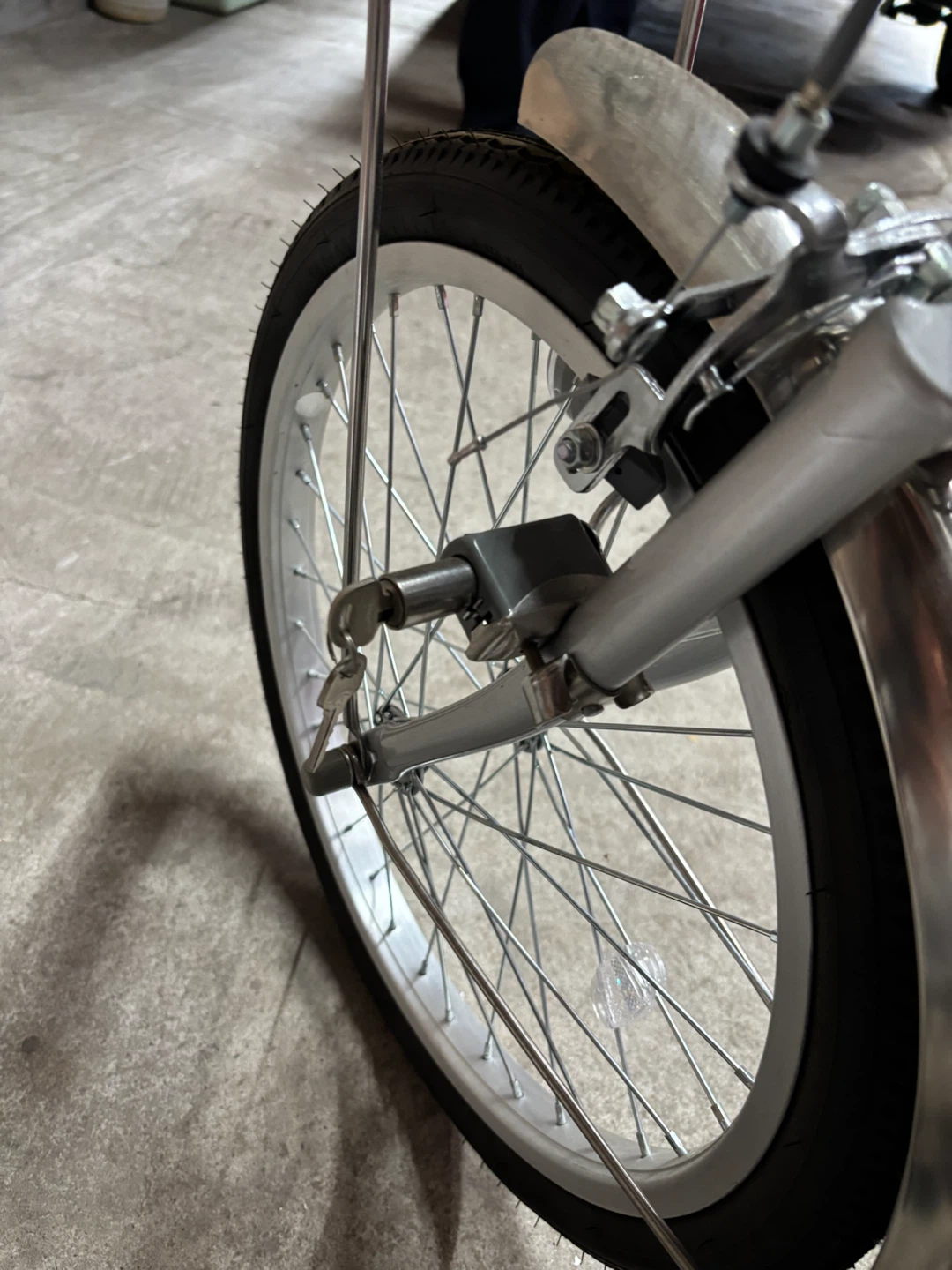 【中古品】エアロトライク 三輪自転車 シルバーの写真6枚目
