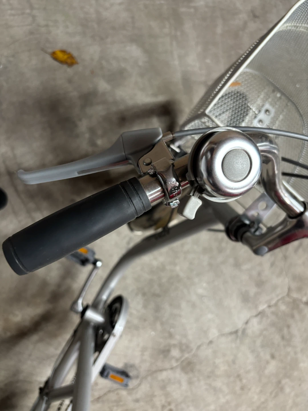【中古品】エアロトライク 三輪自転車 シルバーの写真7枚目