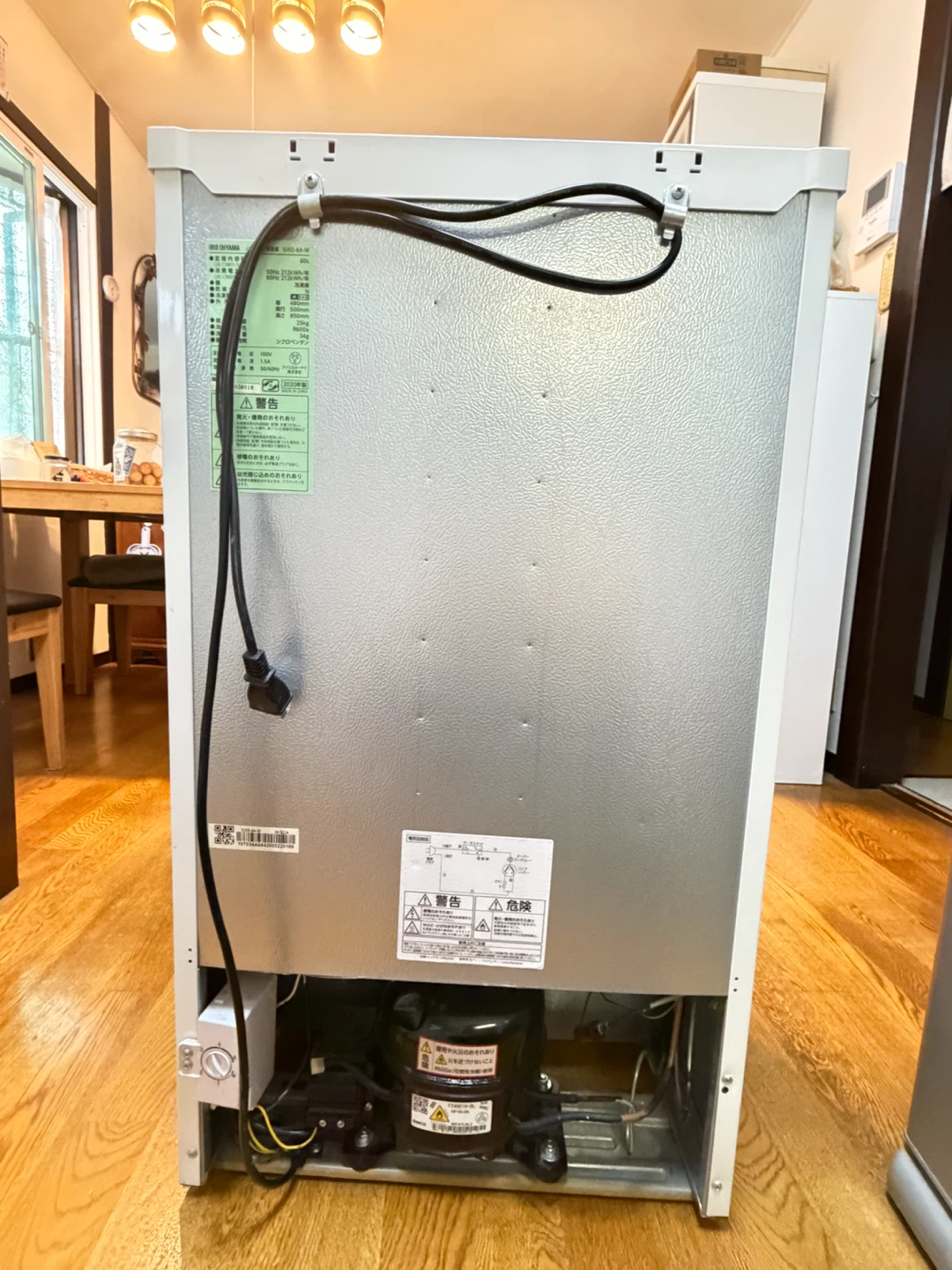 【お譲りします】アイリスオーヤマ 冷凍庫 IUSD-6A-W ホワイトの写真3枚目